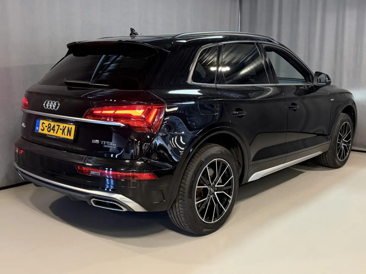 55 TFSI e S edition Competition 19"/Sportstoelen/Stoelverwarming/Adaptieve cruise/Dodehoek/Camera/Apple Carplay & Android Auto