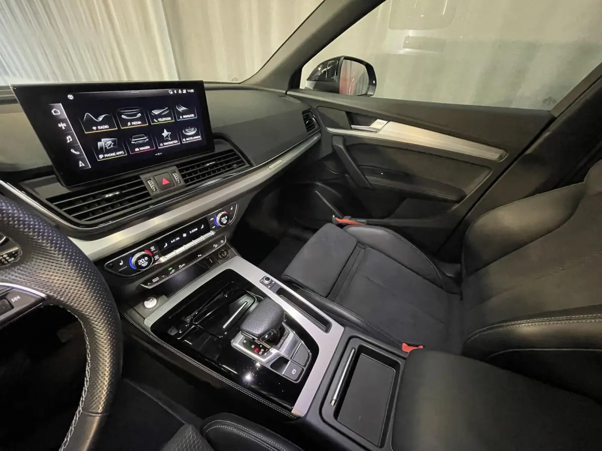 55 TFSI e S edition Competition 19"/Sportstoelen/Stoelverwarming/Adaptieve cruise/Dodehoek/Camera/Apple Carplay & Android Auto