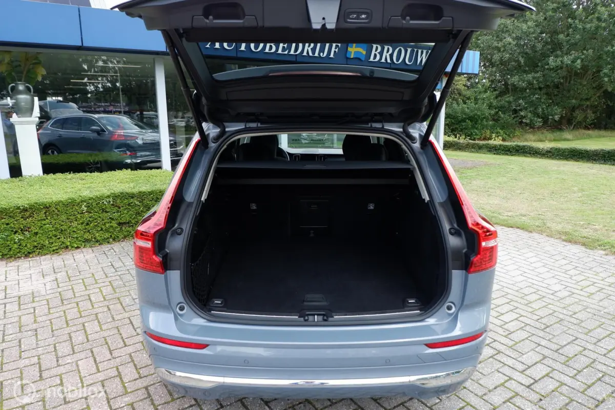 AWD T6 350PK PIH LONG RANGE PLUS BRIGHT | PANO | ACC | CLIMATE PACK | GOOGLE | SOH 98%