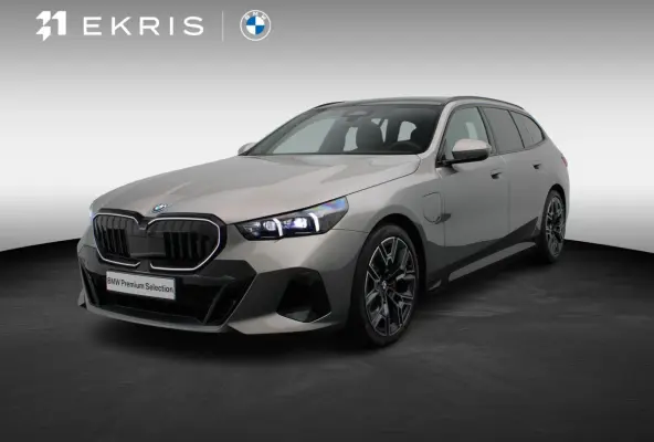 530e M Sport Edition | SoH 100% | Innovation Pack | Stuurwielrand Verwarmd | Trekhaak | Panoramadak | Driving Assistant Plus | Harman Kardon | 20''