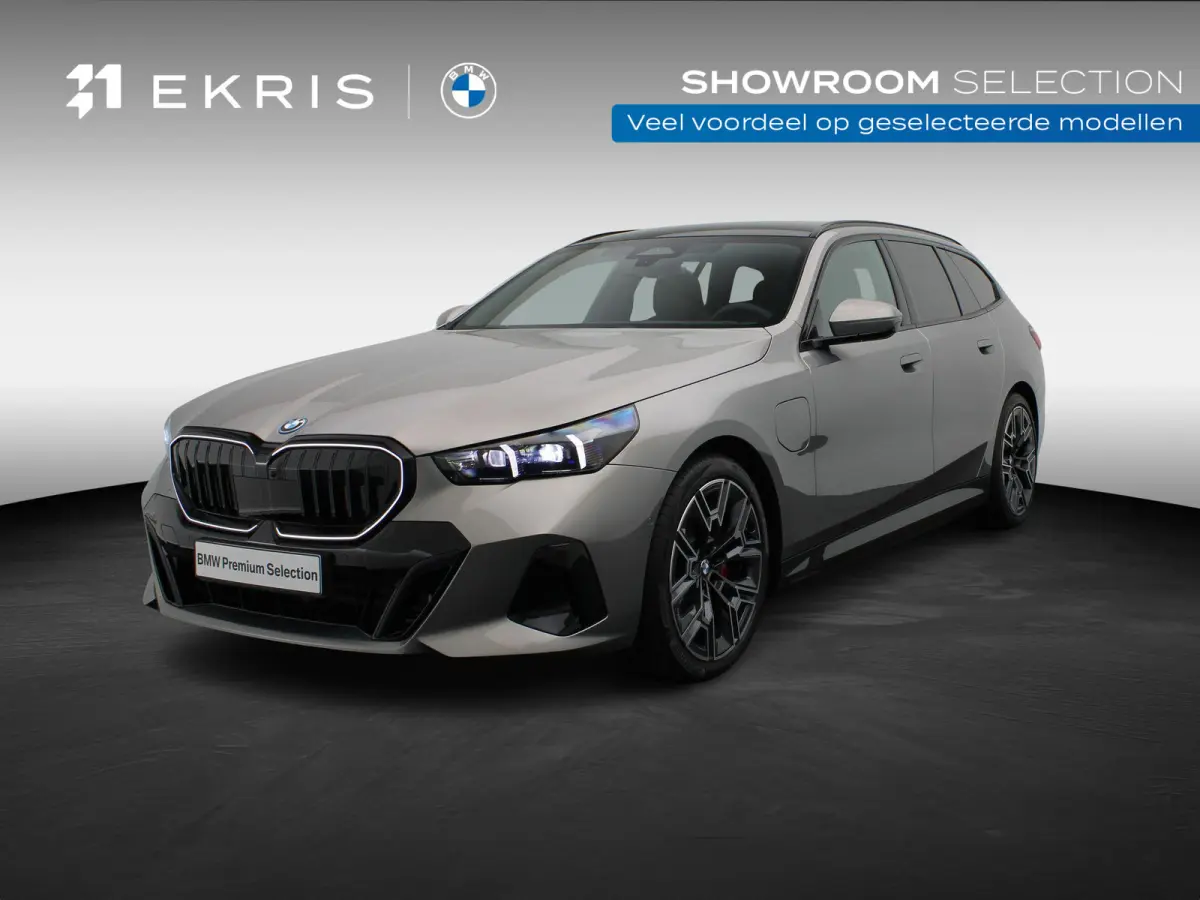 530e M Sport Edition | SoH 100% | Innovation Pack | Stuurwielrand Verwarmd | Trekhaak | Panoramadak | Driving Assistant Plus | Harman Kardon | 20''