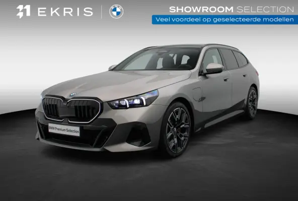 530e M Sport Edition | SoH 100% | Innovation Pack | Stuurwielrand Verwarmd | Trekhaak | Panoramadak | Driving Assistant Plus | Harman Kardon | 20''
