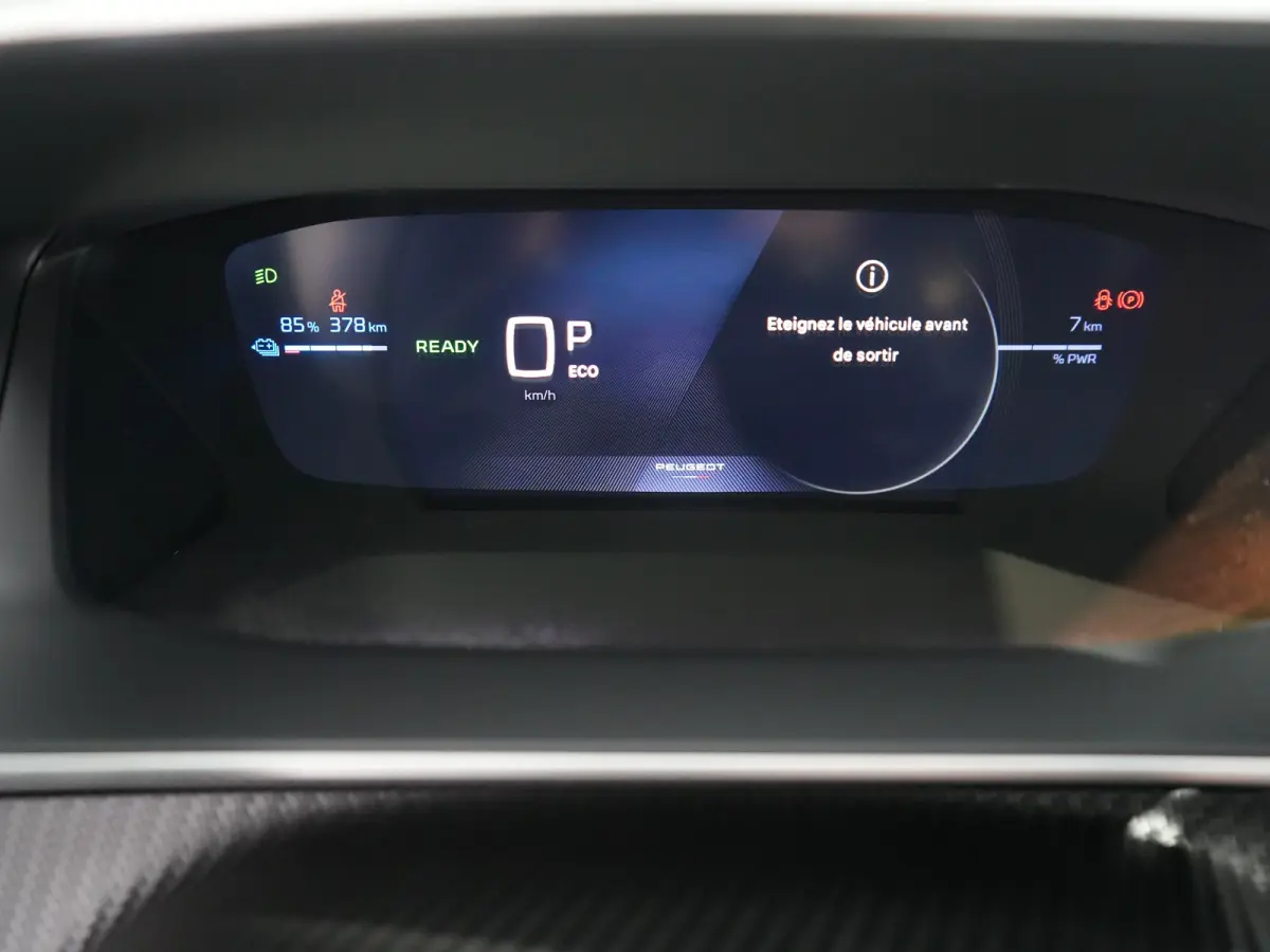 GT | 8 jaar fabrieksgarantie of 160.000 kilometer op het accupakket | Adaptieve cruise control met Stop&Go functie | Armsteunen op de voorportieren bekleed met kunstleder met groen sierstiks