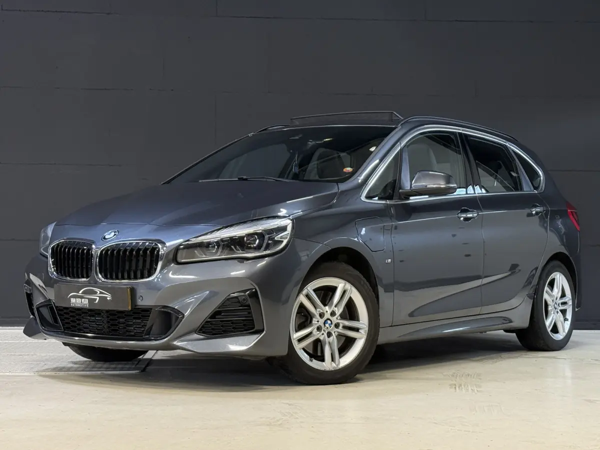 225xe iPerformance Executive | M-Sport | Panoramadak | Stoelverw.