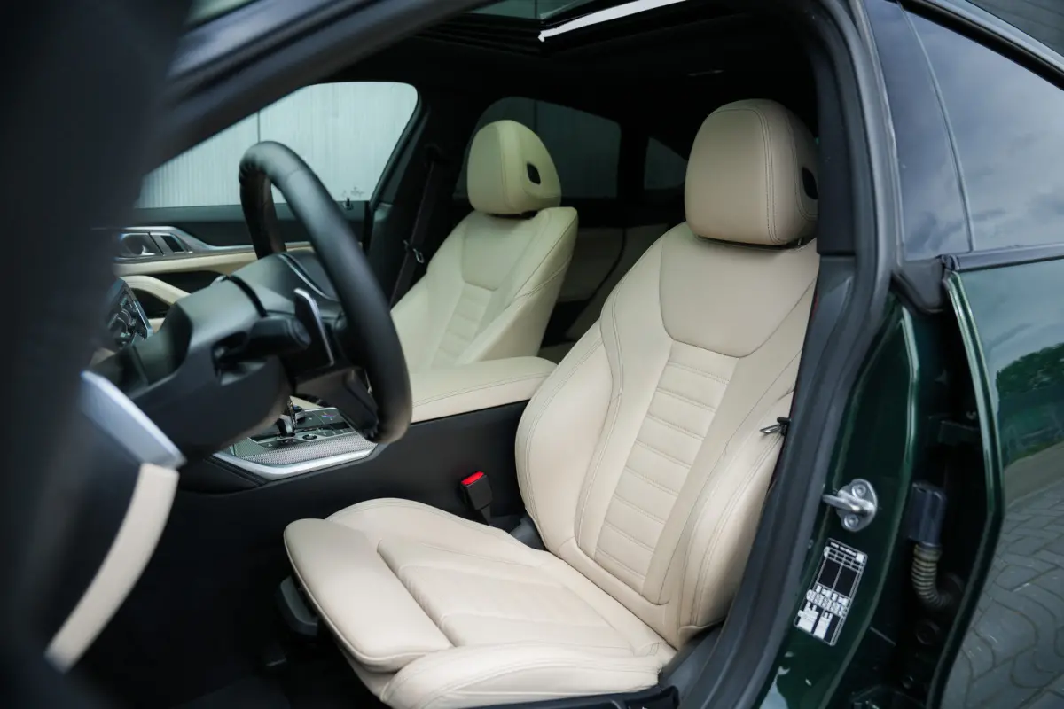 430i 245 pk Business Edition Plus M-Sportpakket / Sanremo-Groen/ Pano-Dak/ Leder/ Laser/ Sport-Stoelen/ Stoel.Verw/ Head-Up/ Camera/ Trekhaak/ 18''LMV