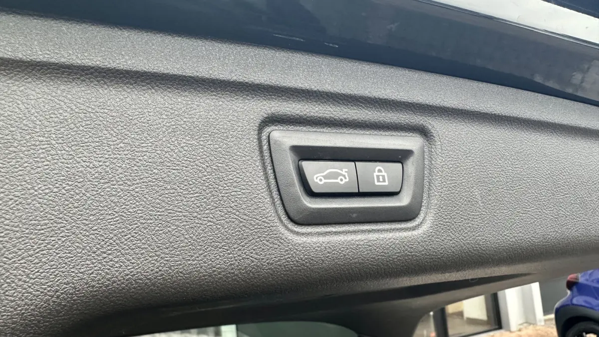 320e M-Performance 20 inch Pano HUD 360camera