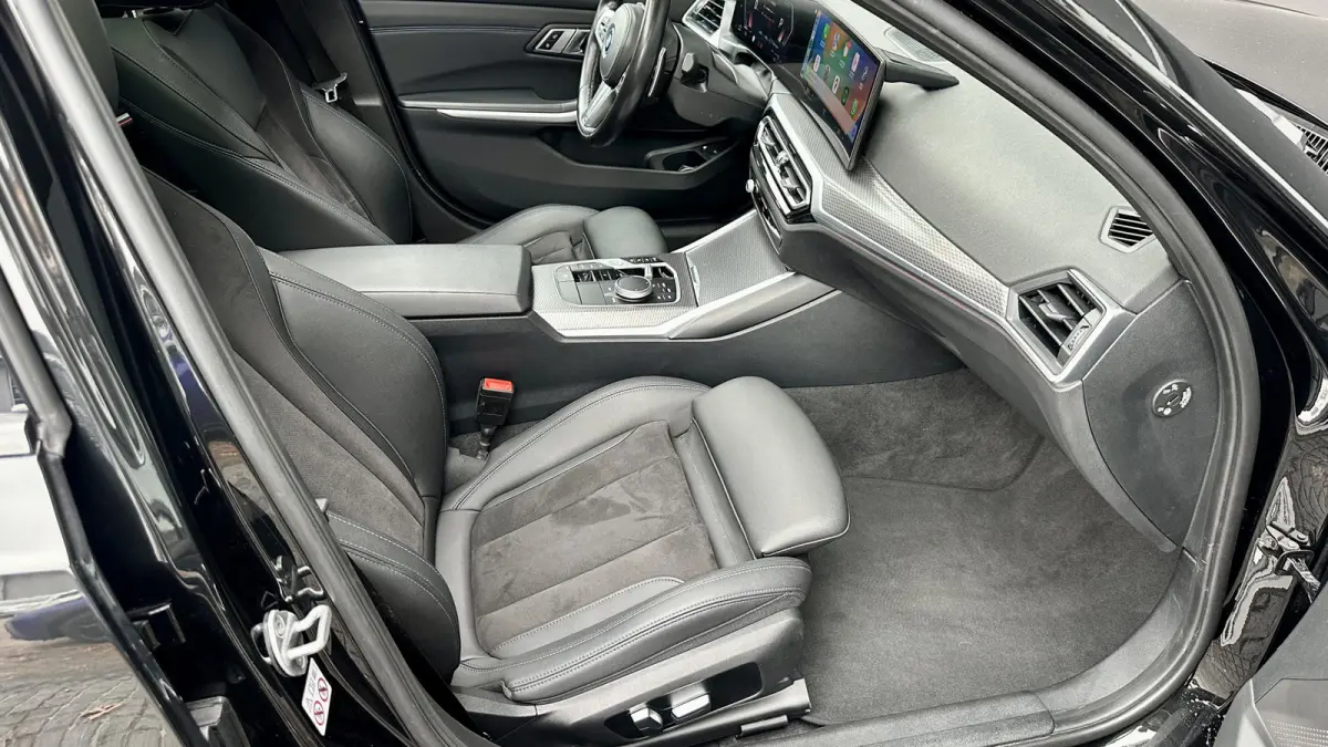 320e M-Performance 20 inch Pano HUD 360camera