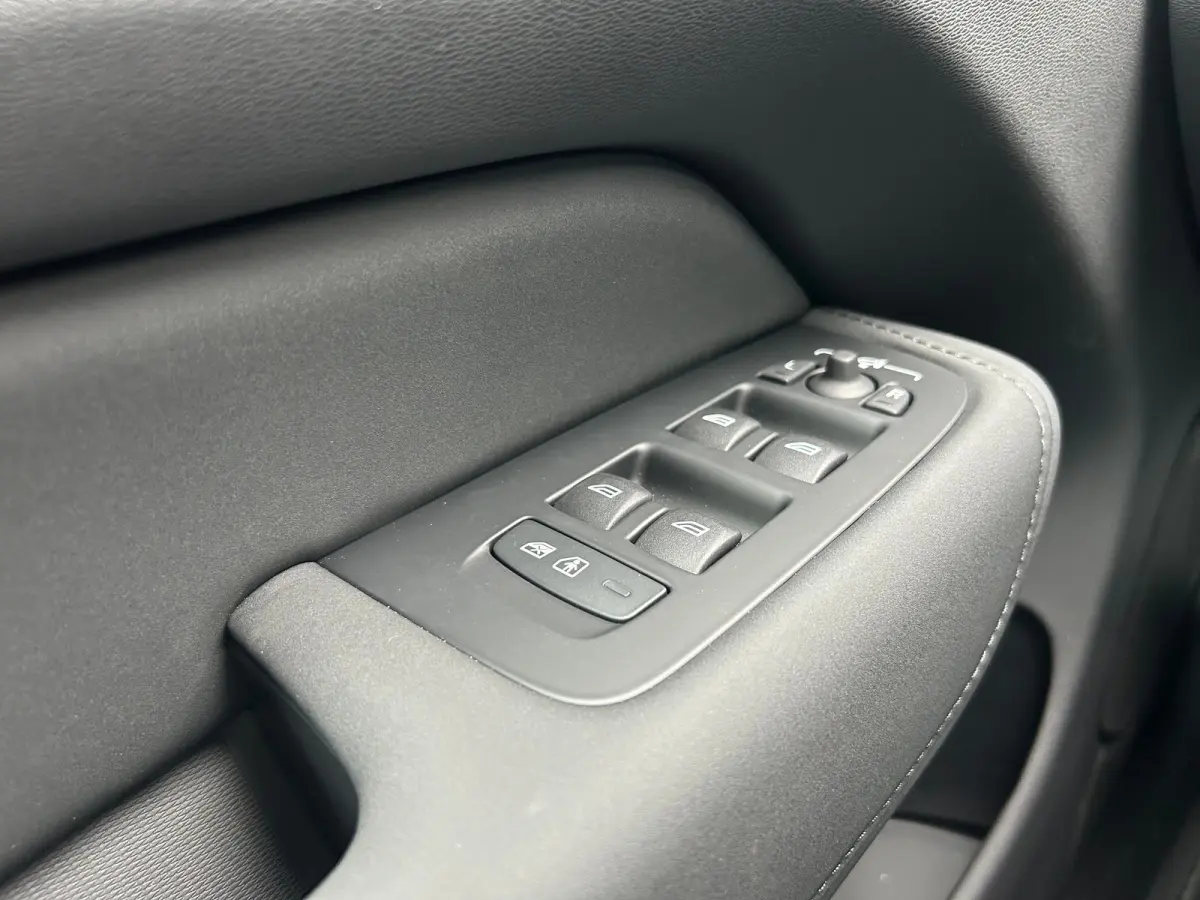 T6 Plus Black Edition Recharge Plug-In Hybrid AWD | H&K | HUD | Pano | Trekhaak | Nappa leder | Stoelventilatie | 360 camera |