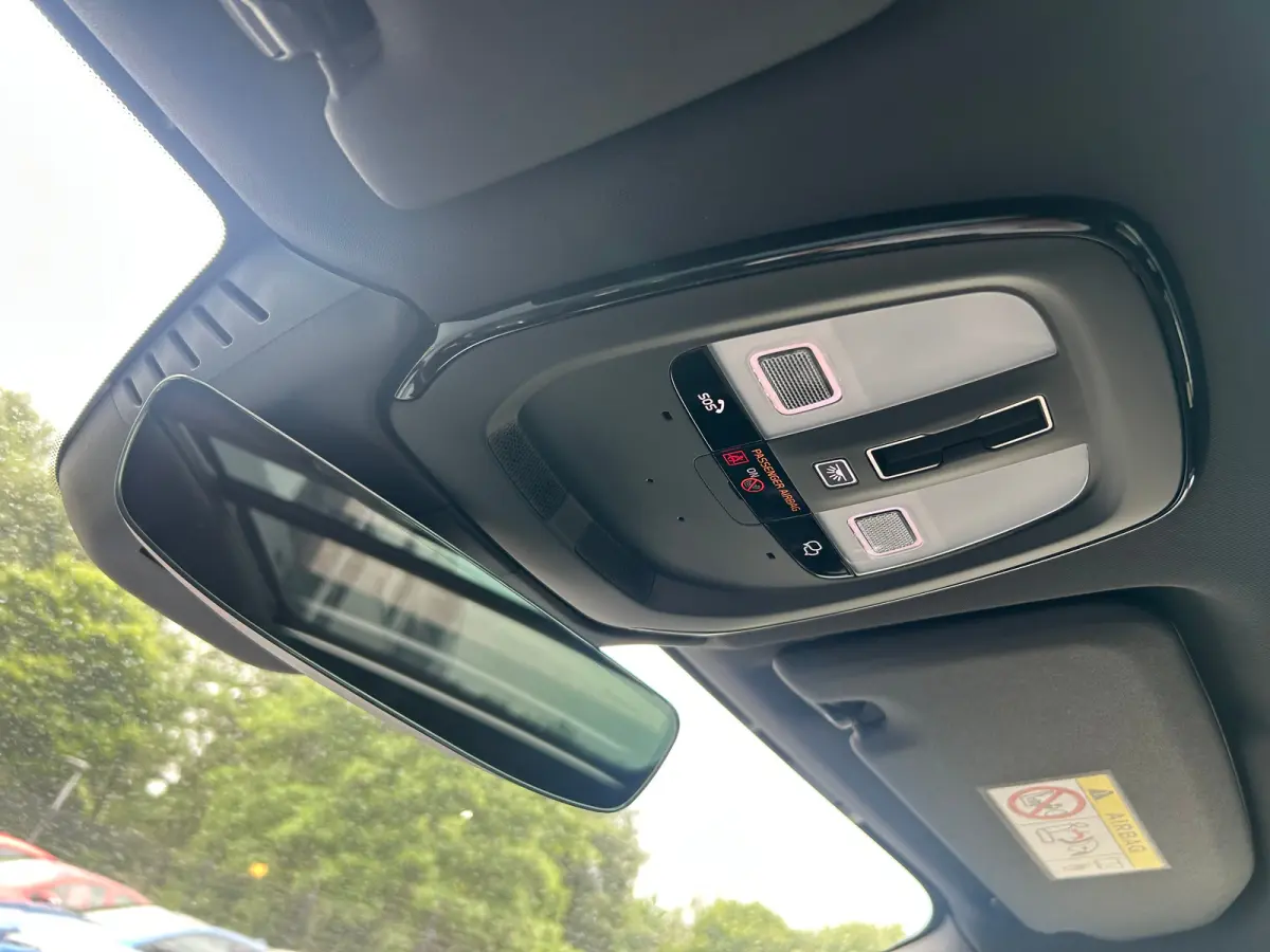 T6 Plus Black Edition Recharge Plug-In Hybrid AWD | H&K | HUD | Pano | Trekhaak | Nappa leder | Stoelventilatie | 360 camera |