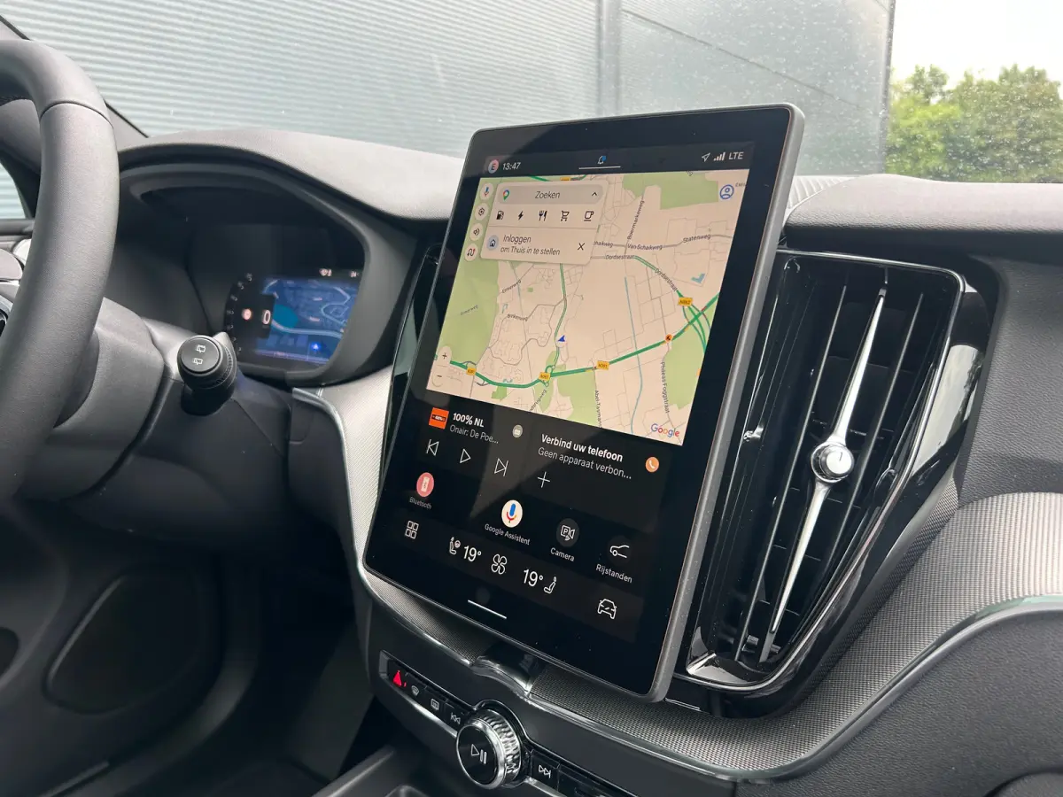T6 Plus Black Edition Recharge Plug-In Hybrid AWD | H&K | HUD | Pano | Trekhaak | Nappa leder | Stoelventilatie | 360 camera |