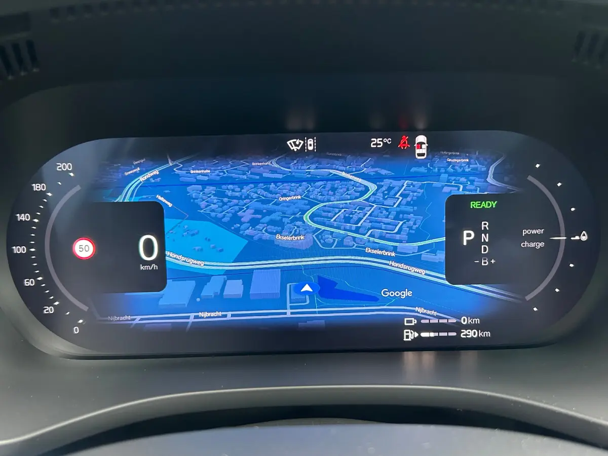 T6 Plus Black Edition Recharge Plug-In Hybrid AWD | H&K | HUD | Pano | Trekhaak | Nappa leder | Stoelventilatie | 360 camera |