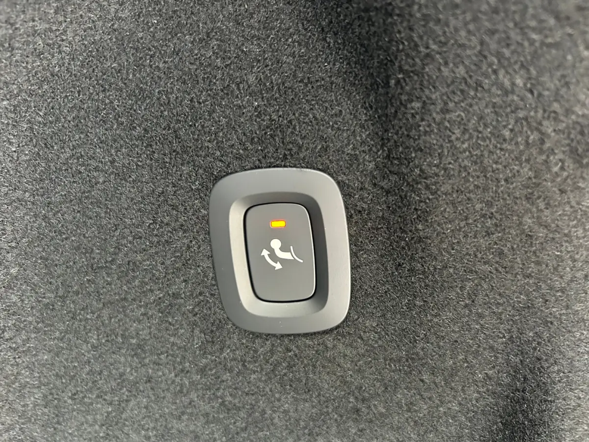 T6 Plus Black Edition Recharge Plug-In Hybrid AWD | H&K | HUD | Pano | Trekhaak | Nappa leder | Stoelventilatie | 360 camera |