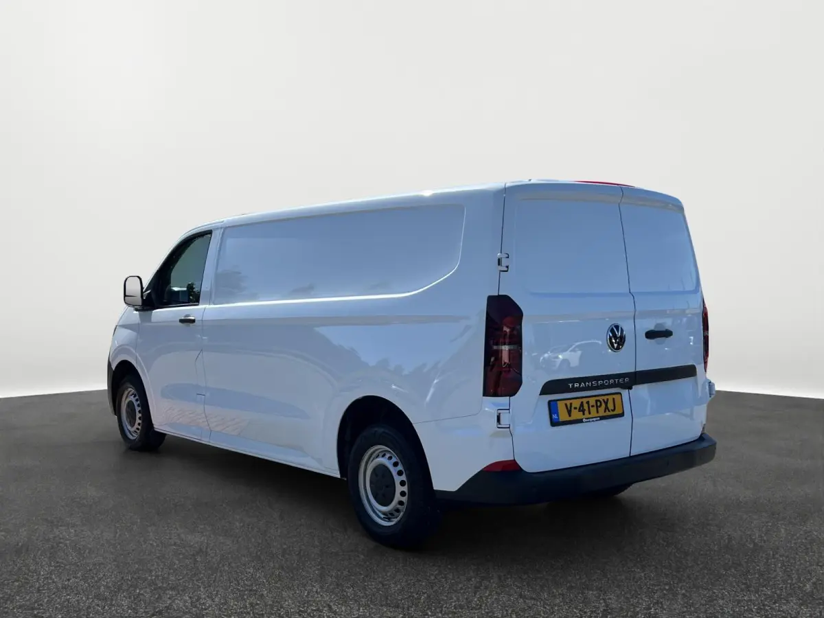 2.0 TDI L2H1 30 | 110Pk | Airco | Trekhaakvoorbereiding | Achterdeuren | Navi via App | A-Camera |