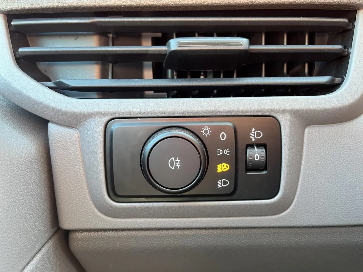 2.0 TDI L2H1 30 | 110Pk | Airco | Trekhaakvoorbereiding | Achterdeuren | Navi via App | A-Camera |