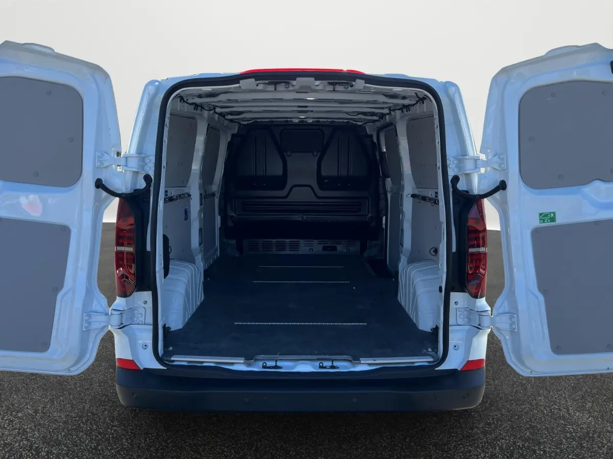 2.0 TDI L2H1 30 | 110Pk | Airco | Trekhaakvoorbereiding | Achterdeuren | Navi via App | A-Camera |