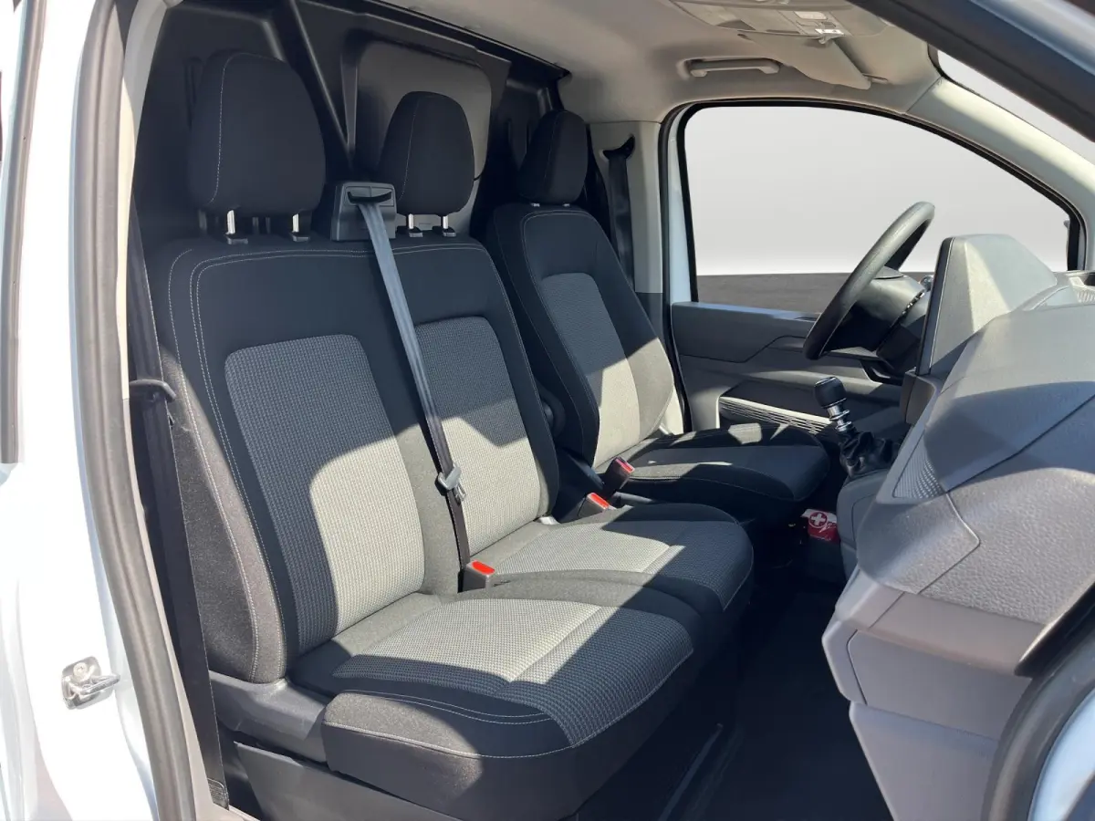 2.0 TDI L2H1 30 | 110Pk | Airco | Trekhaakvoorbereiding | Achterdeuren | Navi via App | A-Camera |