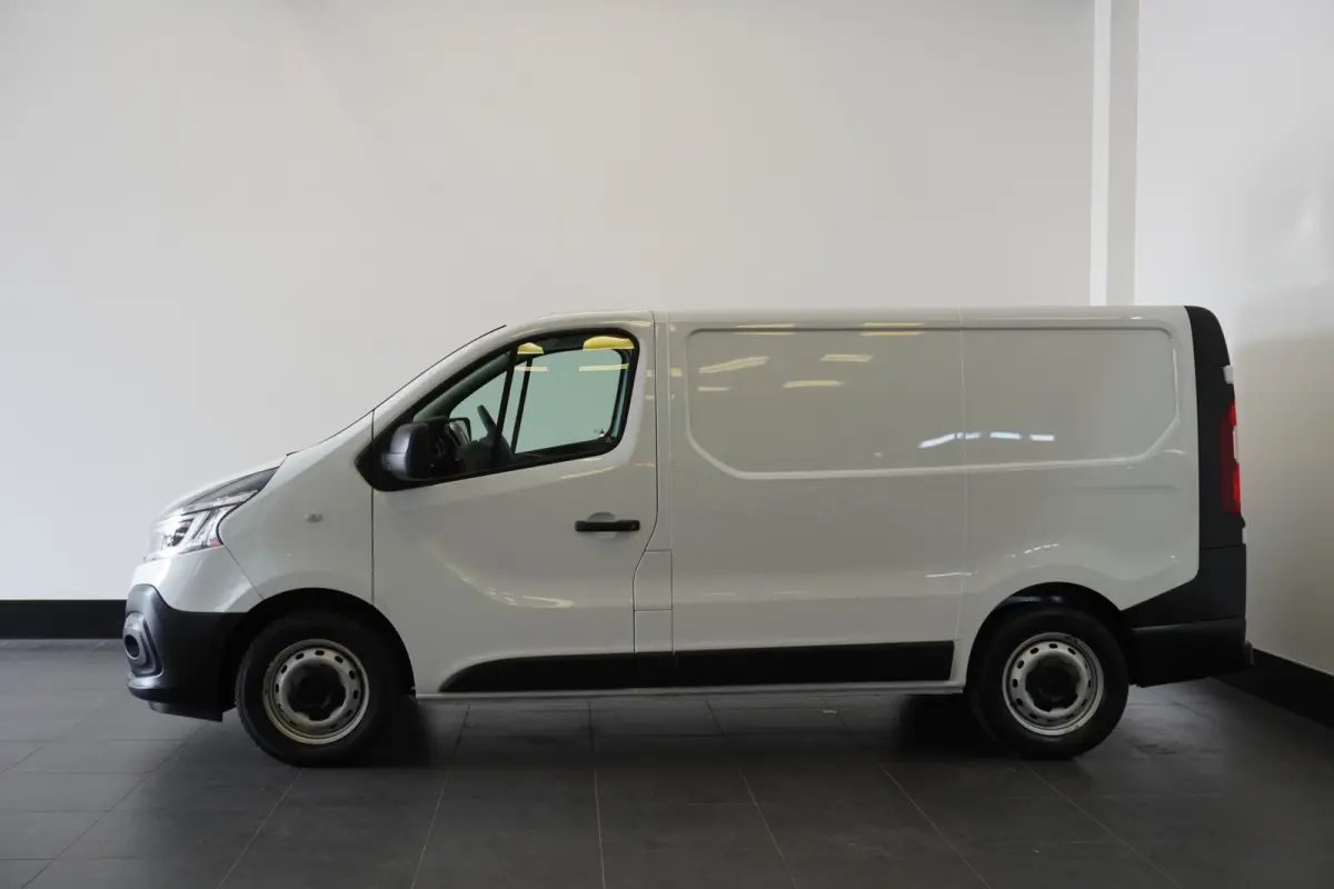 2.0 dCi 120PK EURO 6 - Airco - Navi - Cruise - €10.950,- Excl.