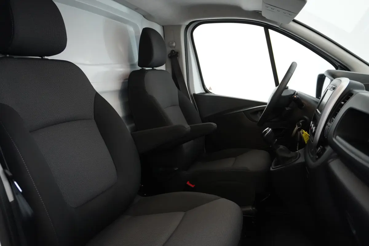 2.0 dCi 120PK EURO 6 - Airco - Navi - Cruise - €10.950,- Excl.