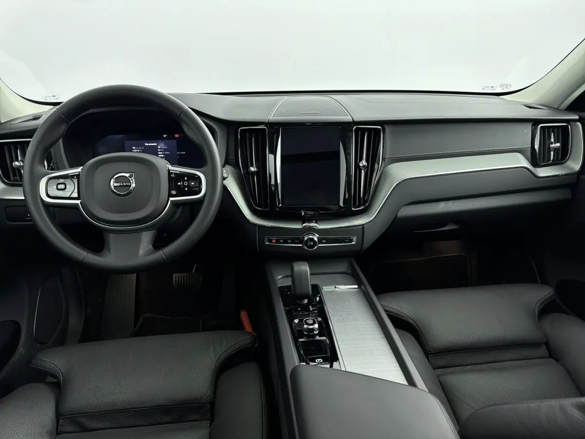 T6 Plug-in hybrid Ultra Dark Long Range | Trekhaak | PDC + 360 Camera | BLIS | Elektrische achterklep | Stoel + Stuurverwarming | Standkachel |