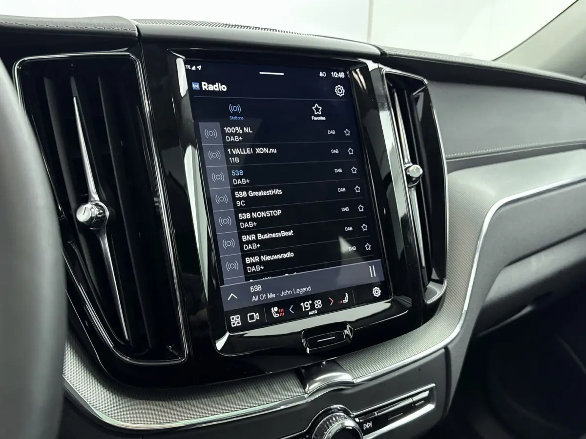 T6 Plug-in hybrid Ultra Dark Long Range | Trekhaak | PDC + 360 Camera | BLIS | Elektrische achterklep | Stoel + Stuurverwarming | Standkachel |