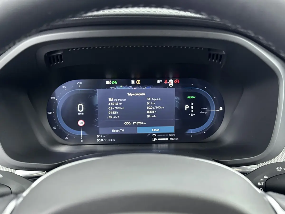 T6 Plug-in hybrid Ultra Dark Long Range | Trekhaak | PDC + 360 Camera | BLIS | Elektrische achterklep | Stoel + Stuurverwarming | Standkachel |