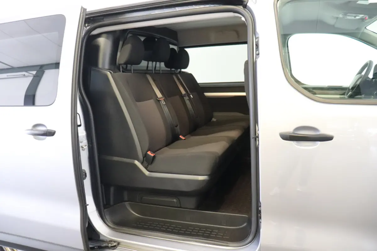 2.0 BlueHDI 145PK L3 Dubbele Cabine Automaat EURO 6 - Airco - Cruise - PDC - € 18.950,- Excl.
