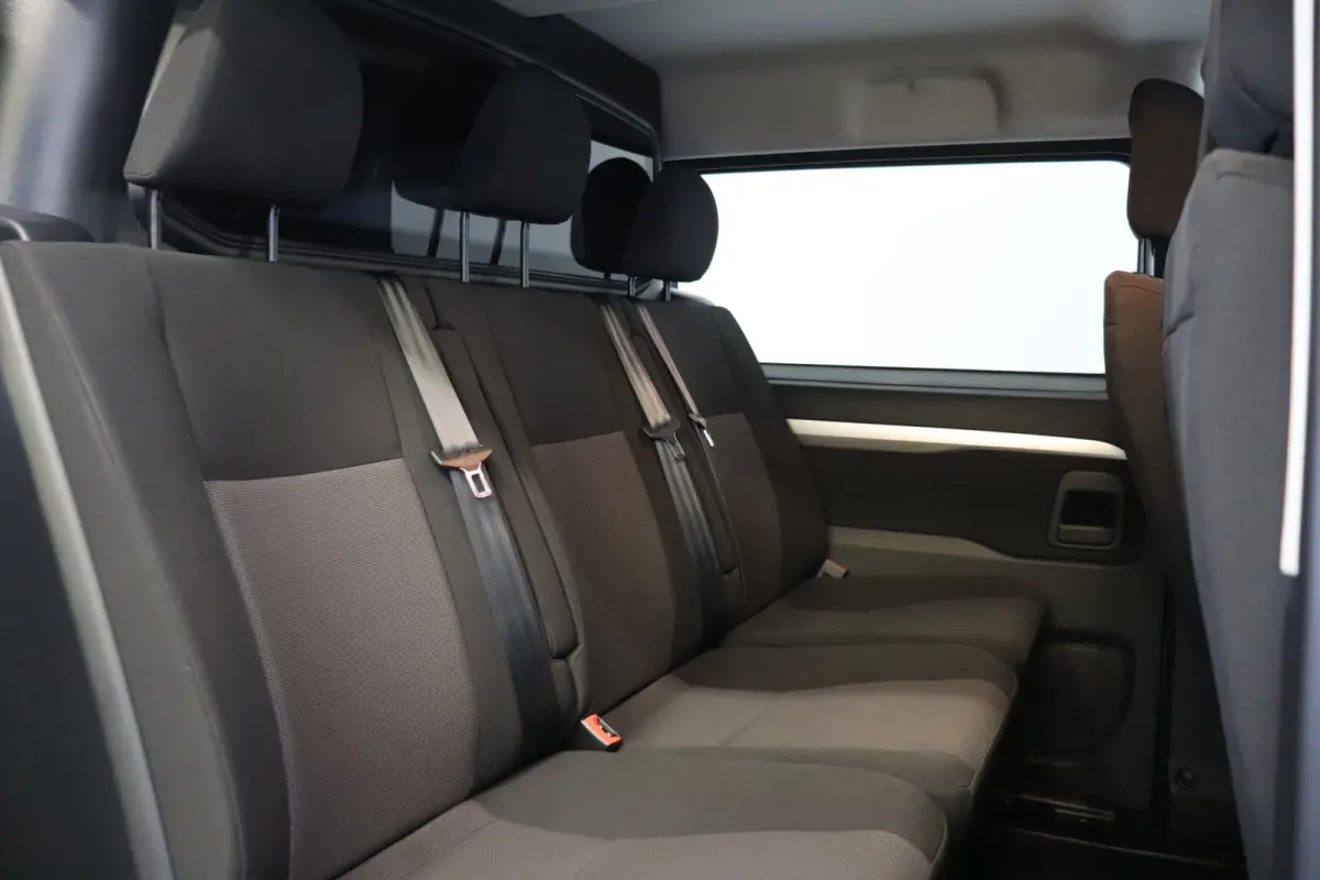 2.0 BlueHDI 145PK L3 Dubbele Cabine Automaat EURO 6 - Airco - Cruise - PDC - € 18.950,- Excl.