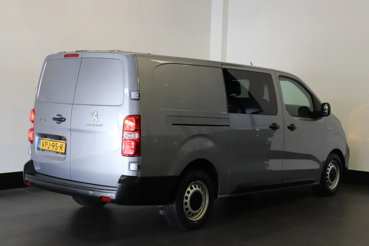 2.0 BlueHDI 145PK L3 Dubbele Cabine Automaat EURO 6 - Airco - Cruise - PDC - € 18.950,- Excl.