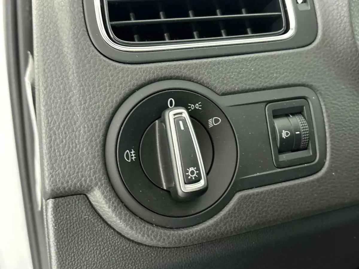 1.2 TSI Comfortline Business R Airco | Bluetooth | Cruise Control | Lichtmetalen Velgen | Multimedia-Voorbereiding | Lederen Stuurwiel en Versnellingspook