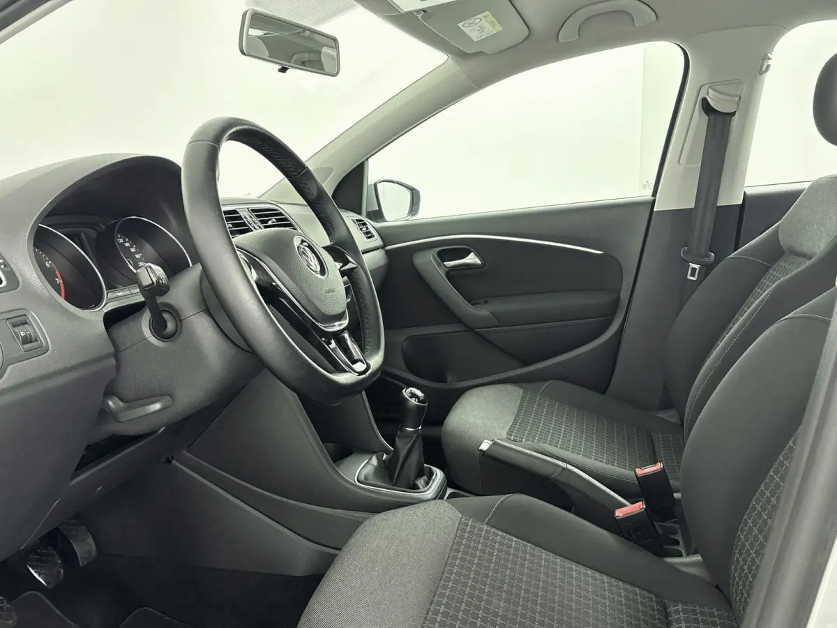 1.2 TSI Comfortline Business R Airco | Bluetooth | Cruise Control | Lichtmetalen Velgen | Multimedia-Voorbereiding | Lederen Stuurwiel en Versnellingspook