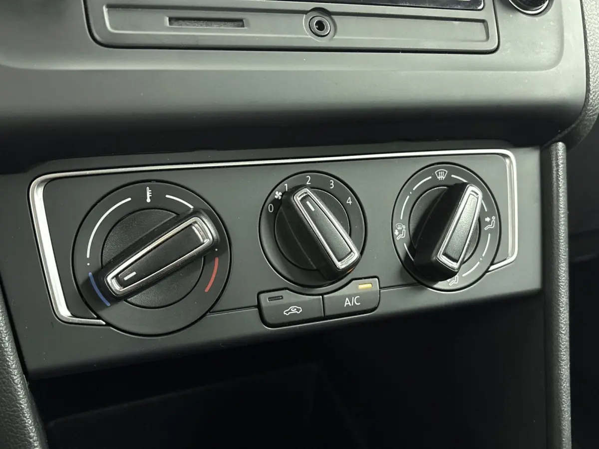 1.2 TSI Comfortline Business R Airco | Bluetooth | Cruise Control | Lichtmetalen Velgen | Multimedia-Voorbereiding | Lederen Stuurwiel en Versnellingspook