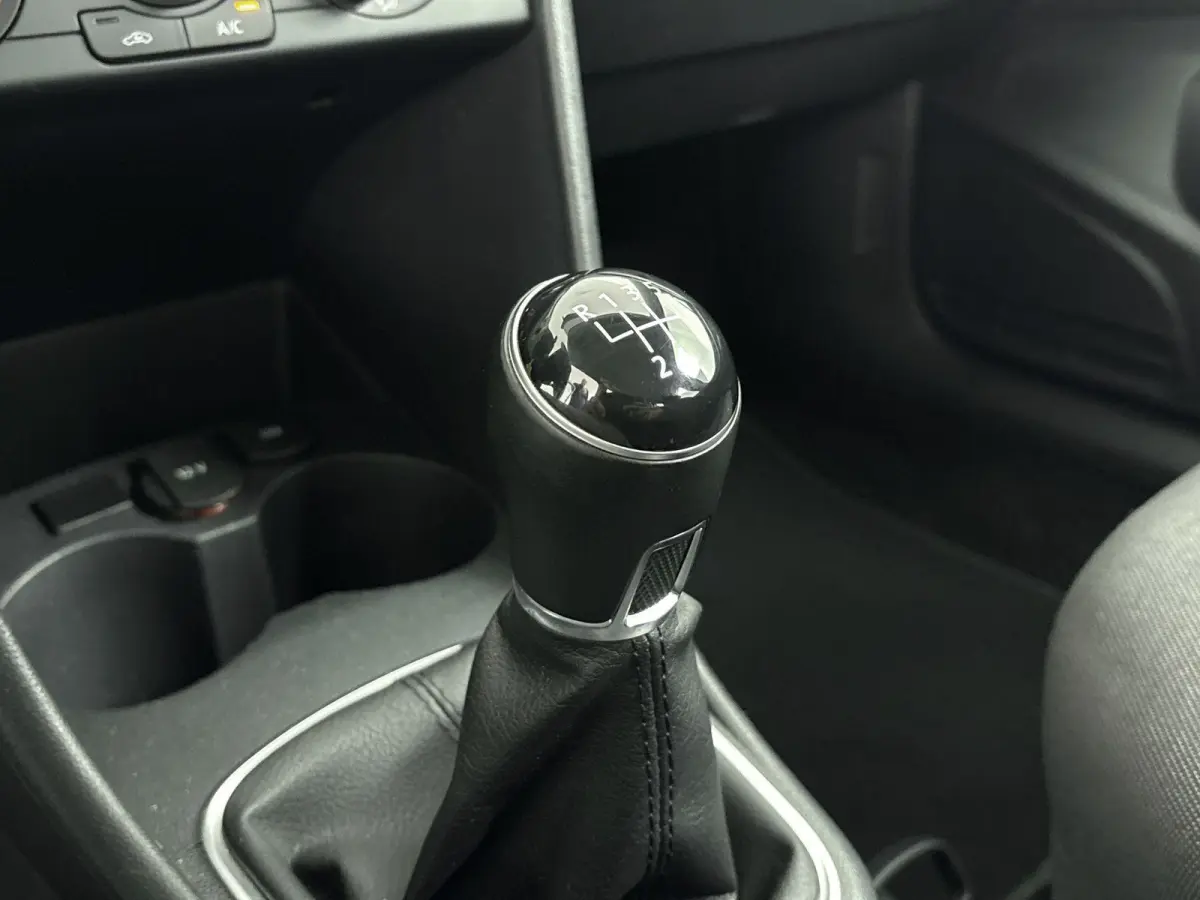 1.2 TSI Comfortline Business R Airco | Bluetooth | Cruise Control | Lichtmetalen Velgen | Multimedia-Voorbereiding | Lederen Stuurwiel en Versnellingspook
