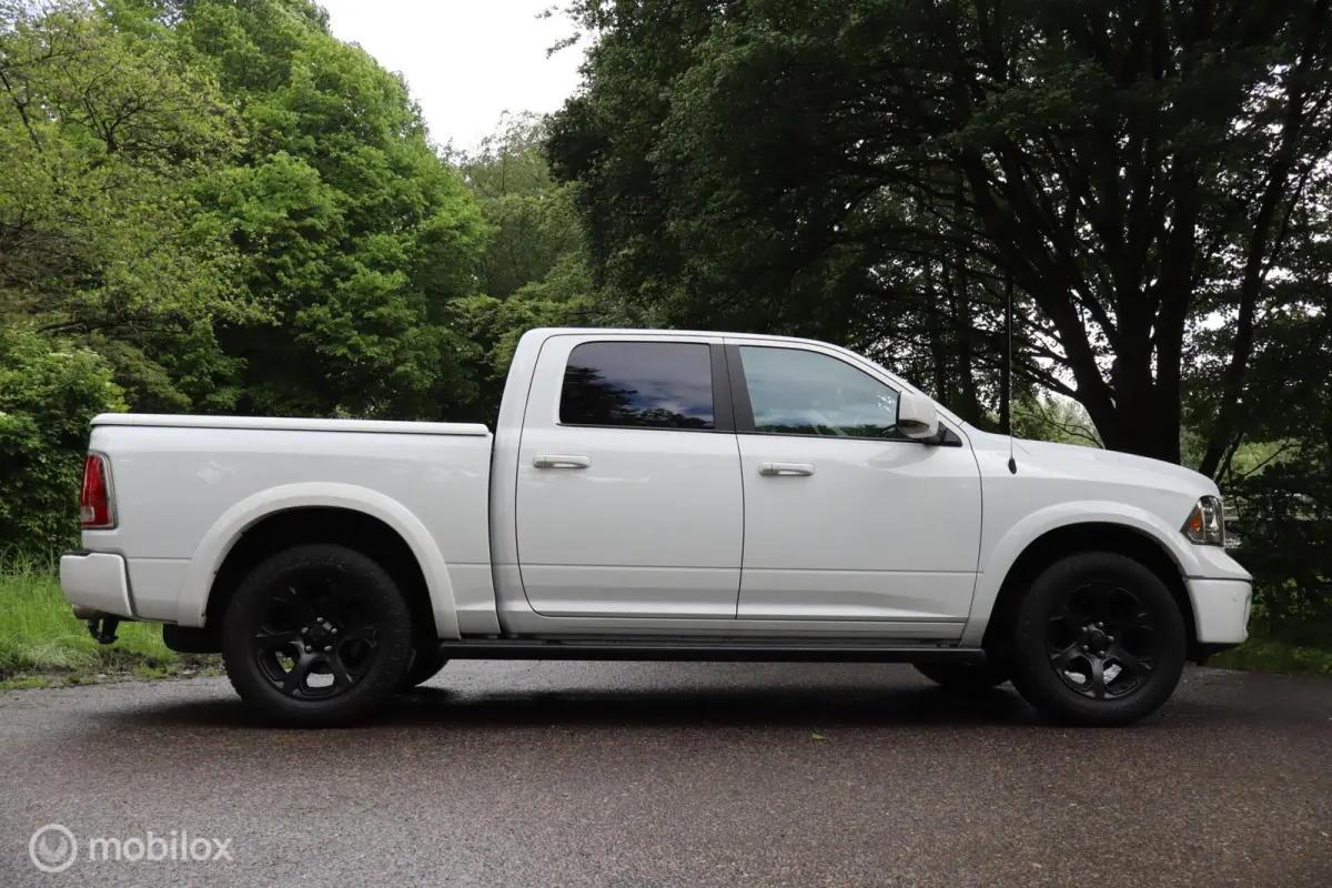 1500 5.7 V8 Crew Cab 5'7 Laramie | VOL OPTIES! |