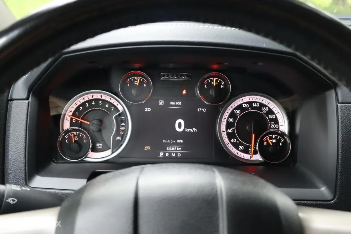 1500 5.7 V8 Crew Cab 5'7 Laramie | VOL OPTIES! |