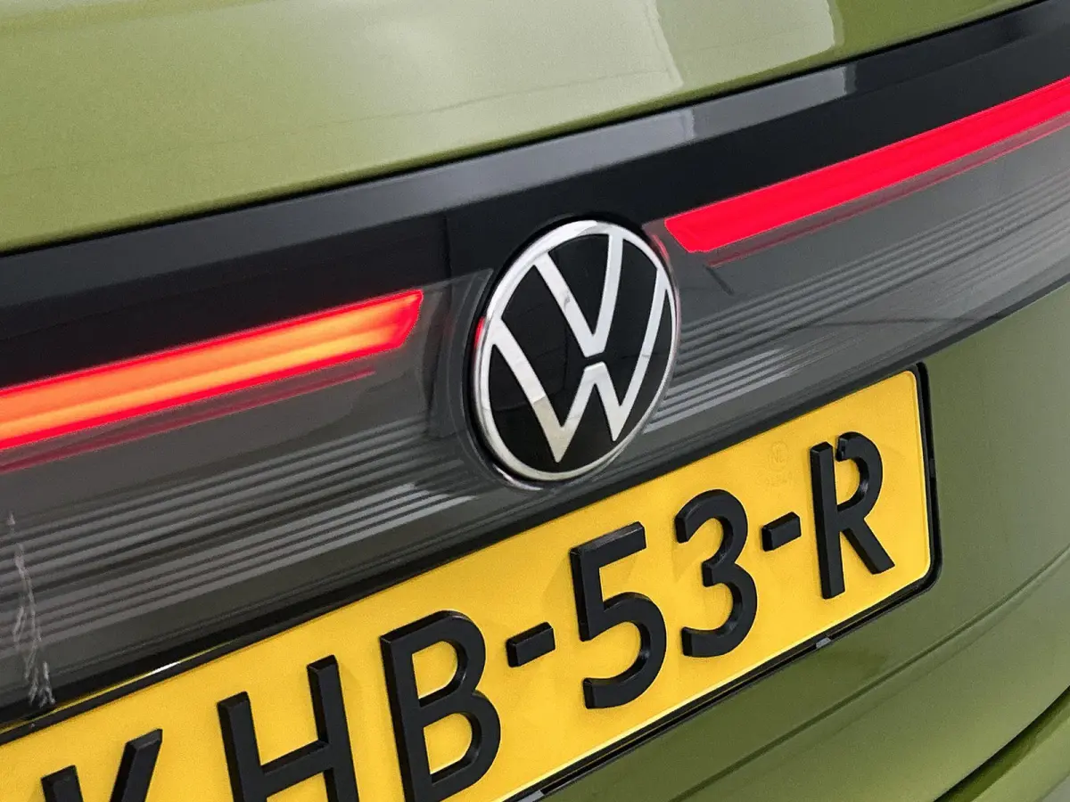 1.0 TSI Life Edition | Apple Carplay/ Android Auto | Virtual Cockpit | Camera | Keyless | Adaptive Cruise Control | Parkeersensoren | Climate Control | LMV | Lage km stand