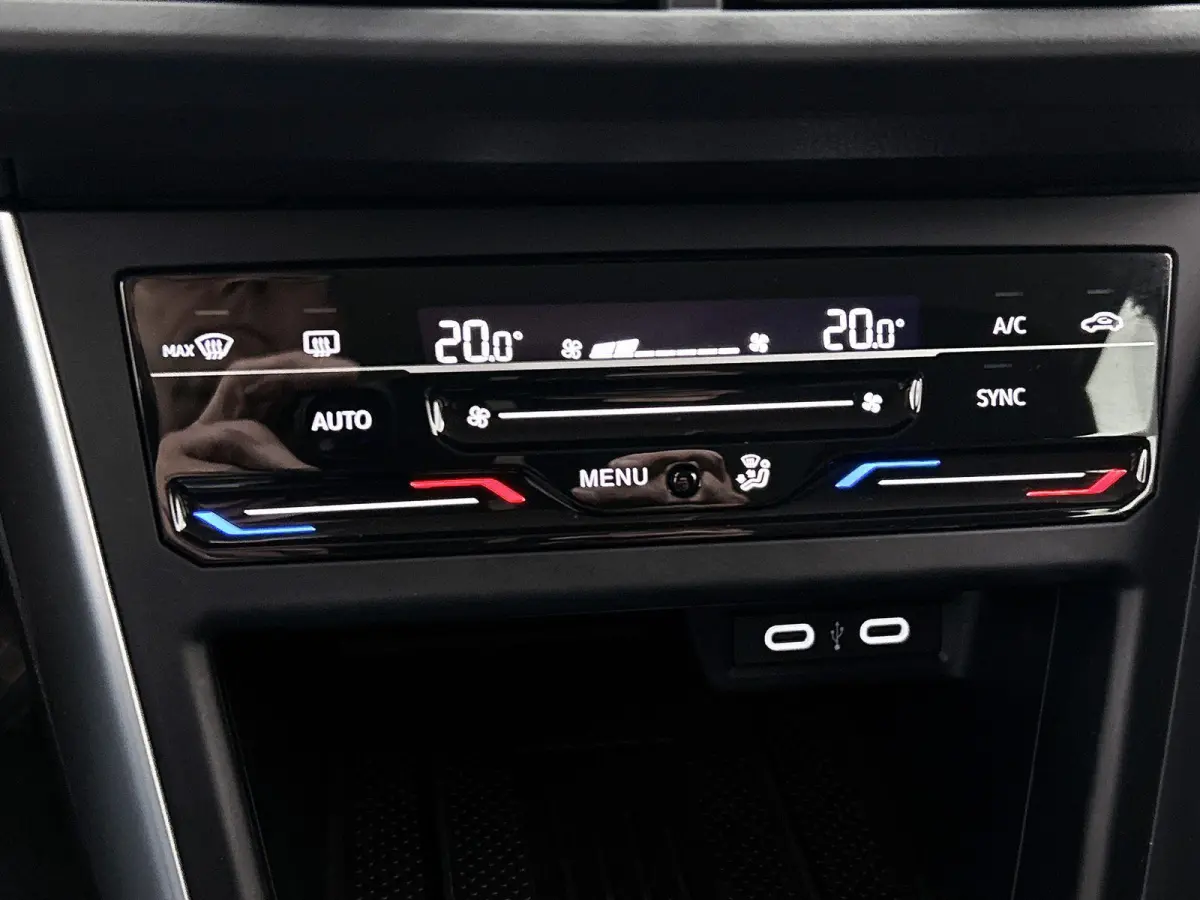 1.0 TSI Life Edition | Apple Carplay/ Android Auto | Virtual Cockpit | Camera | Keyless | Adaptive Cruise Control | Parkeersensoren | Climate Control | LMV | Lage km stand