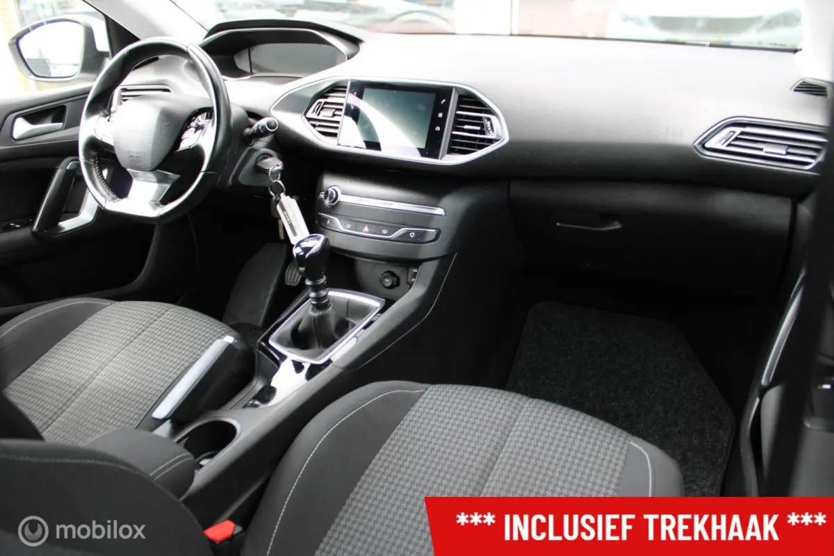 1.2 110 PK Turbo PureTech Blue Lease Active, Trekhaak, Pdc voor + achter + Camera, Cruise, Clima, Navi, App connect, Nieuwe Distributieriem !