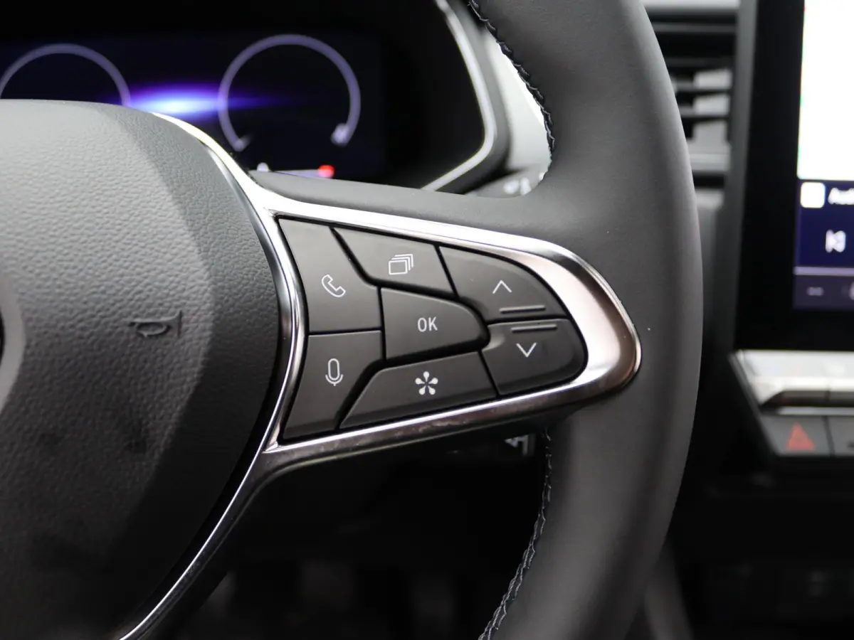 techno TCe 115 | Private Lease vanaf €520 | Google Navi | Parkeercamera |