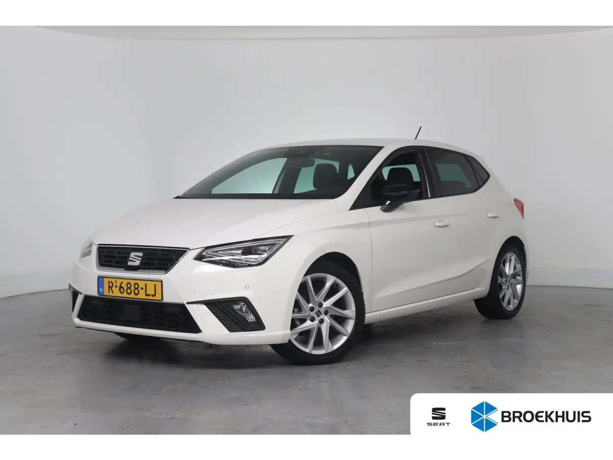 1.0 TSI FR | LED | Clima | Apple Carplay/Android Auto | Parkeersensoren V+A | Cruise | Lichtmetalen Velgen