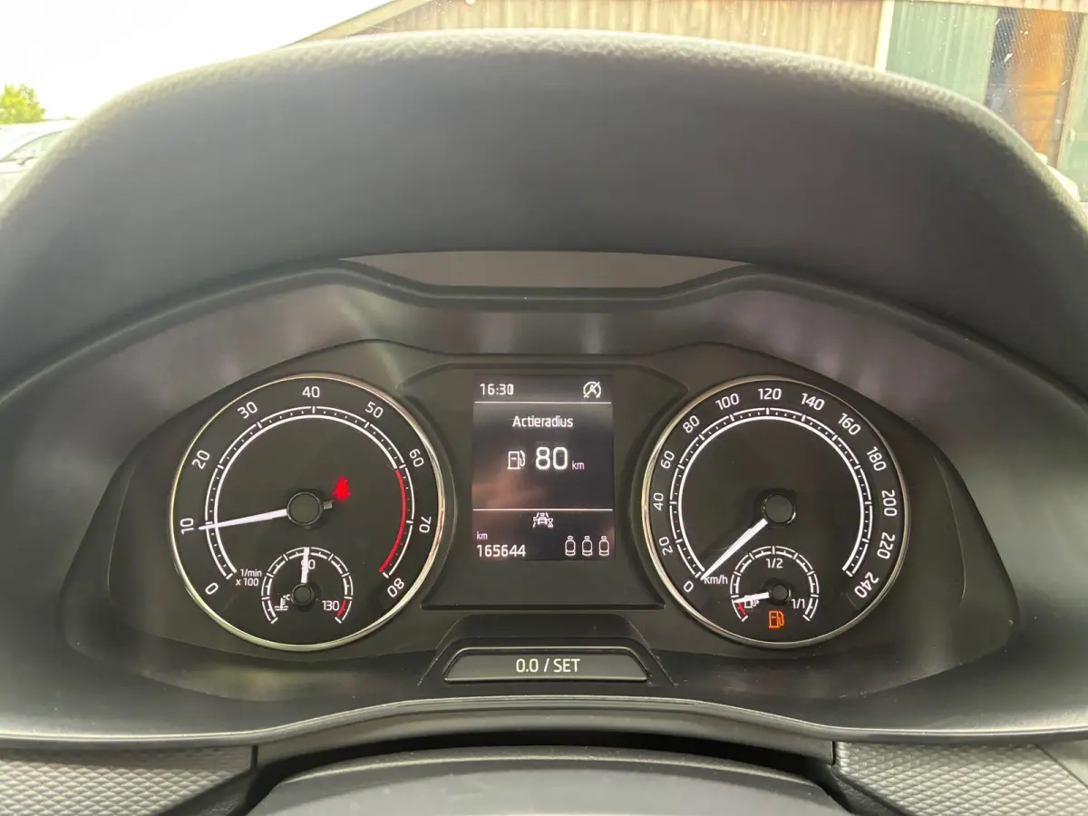 1.0 TSI Ambition | Carplay + Cruise + Airco Nu € 12.450,-!!!