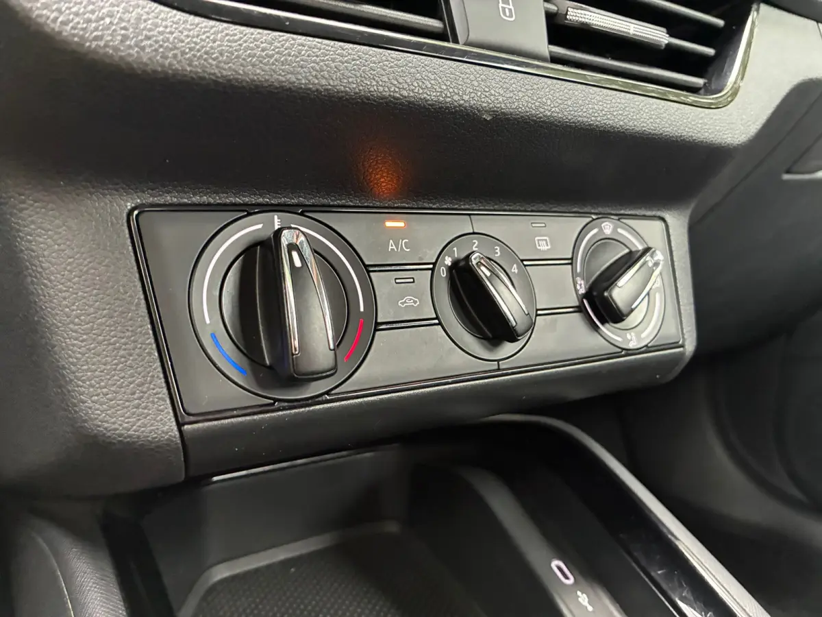 1.0 TSI Ambition | Carplay + Cruise + Airco Nu € 12.450,-!!!