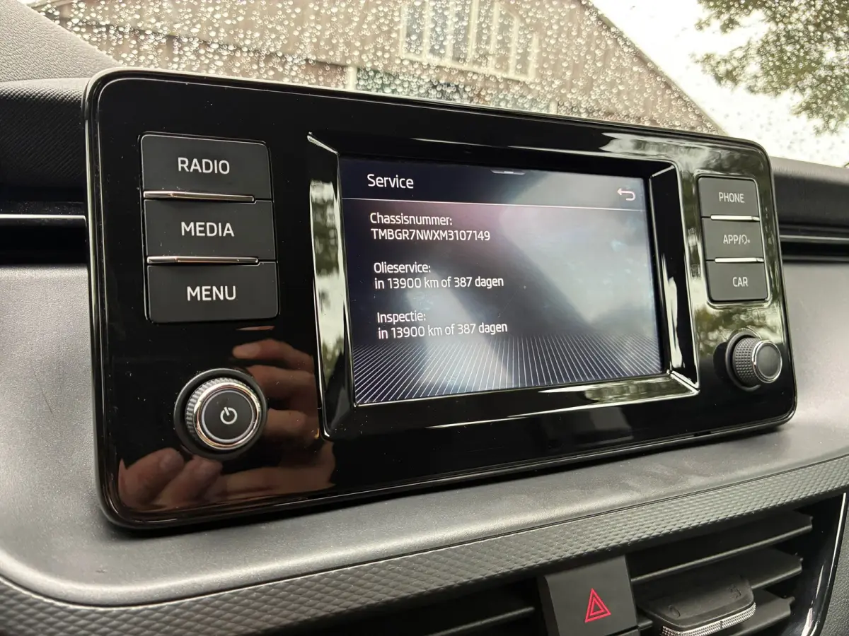 1.0 TSI Ambition | Carplay + Cruise + Airco Nu € 12.450,-!!!