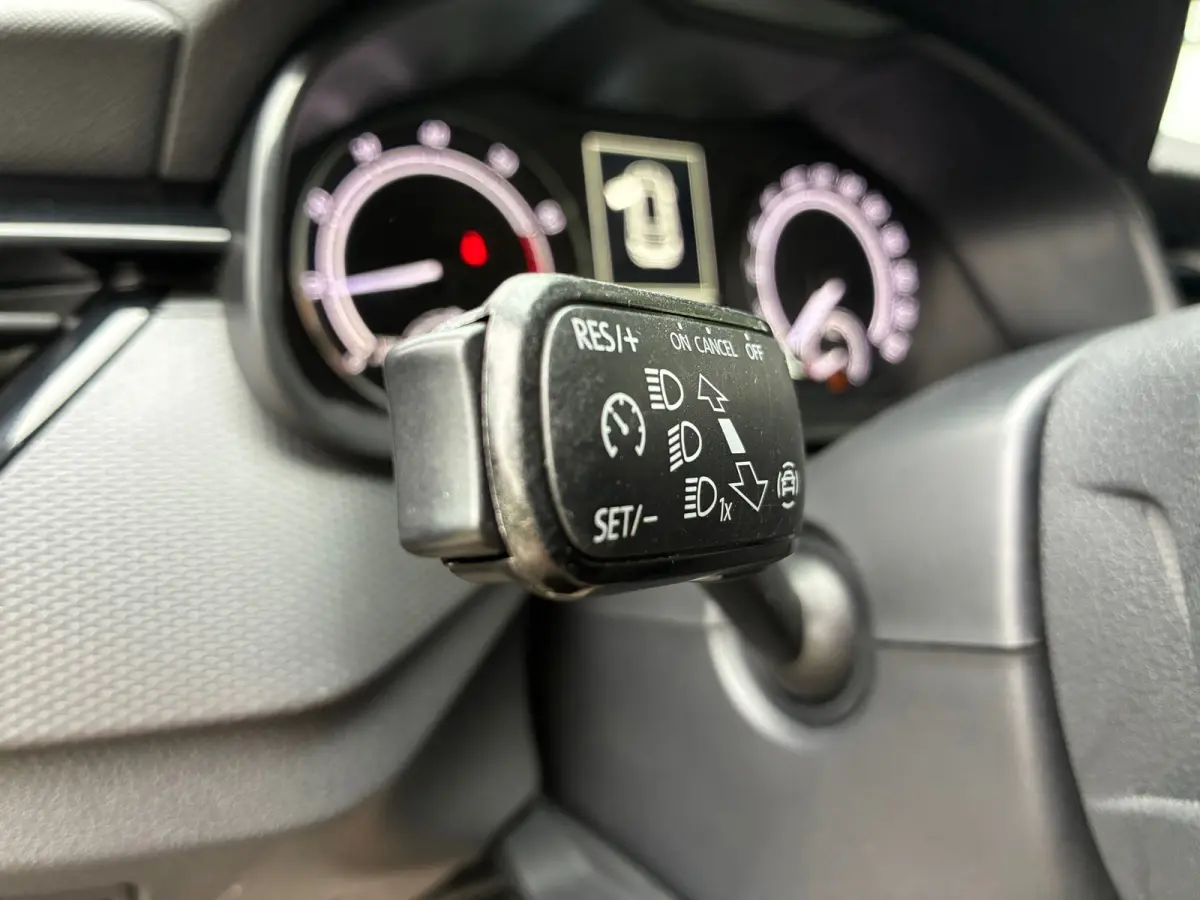1.0 TSI Ambition | Carplay + Cruise + Airco Nu € 12.450,-!!!