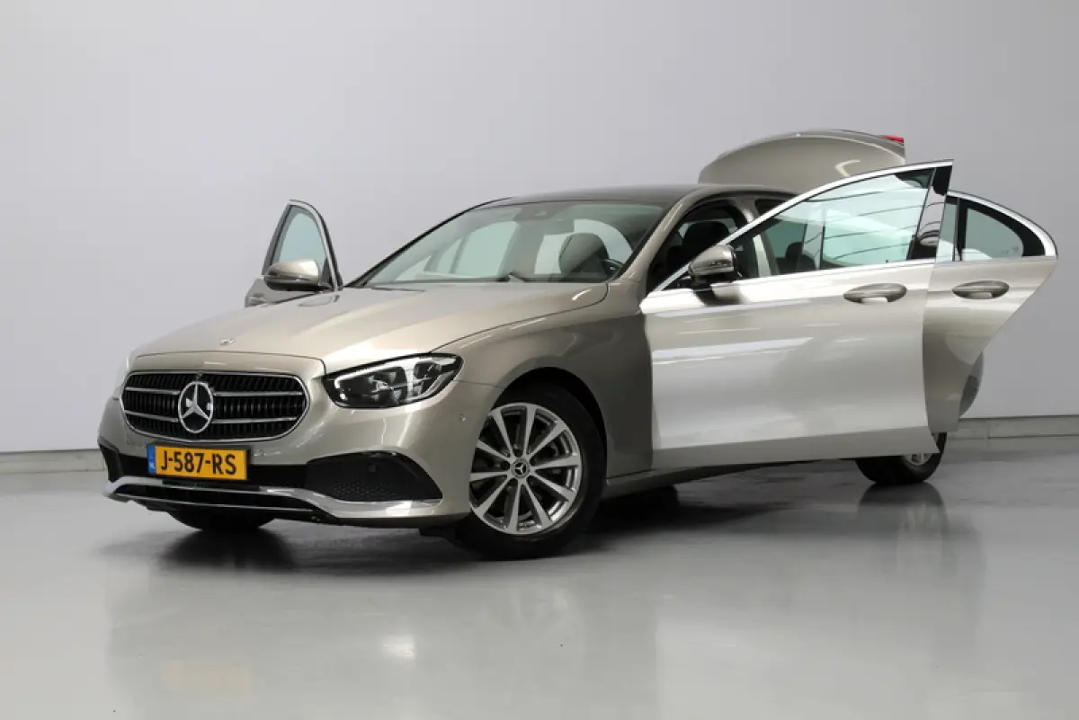200 Business Solution Avantgarde 198PK, RIJKLAAR | PANORAMADAK | SFEERVERLICHTING | DEELS LEER | STANDKACHEL