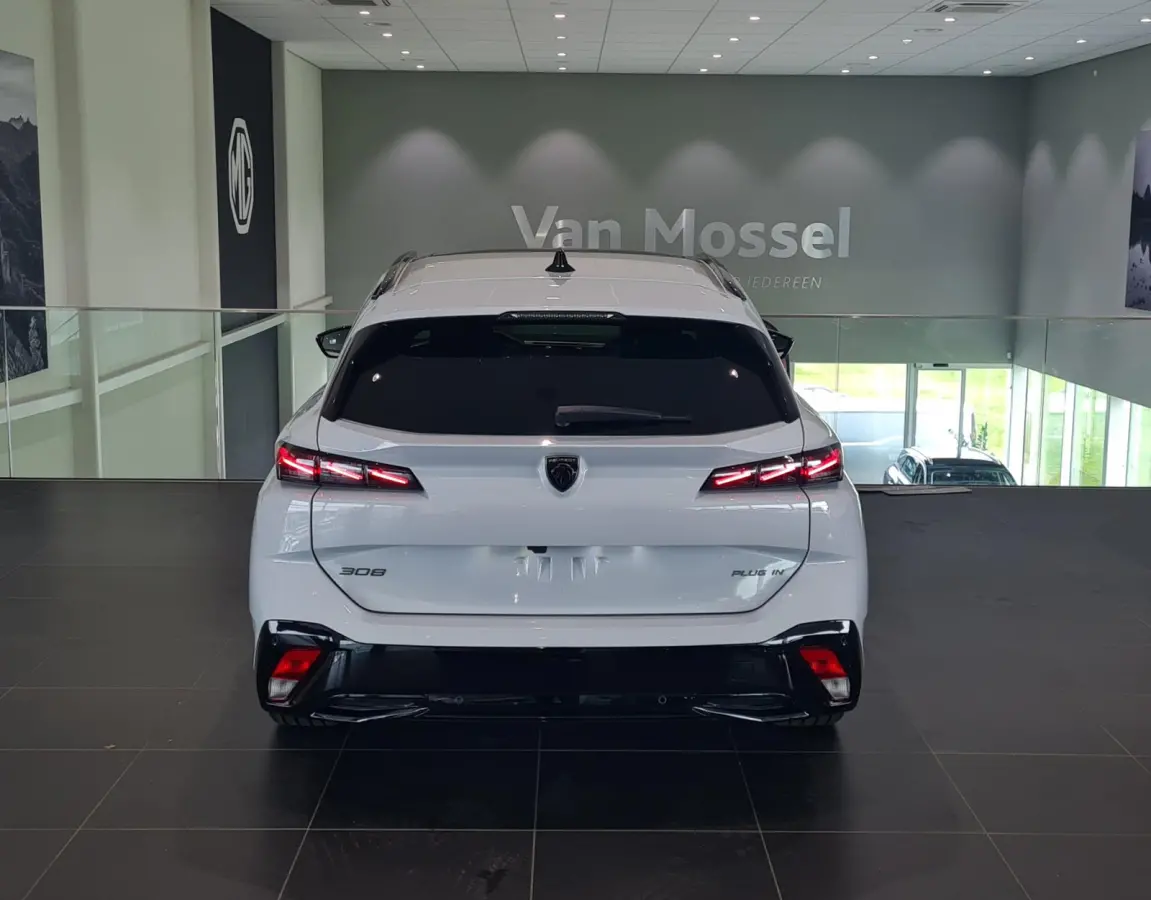 1.6 Plug-in Hybrid 195 GT | 360 Vision Pack | Drive Assist Plus Pack | Sensation Pack