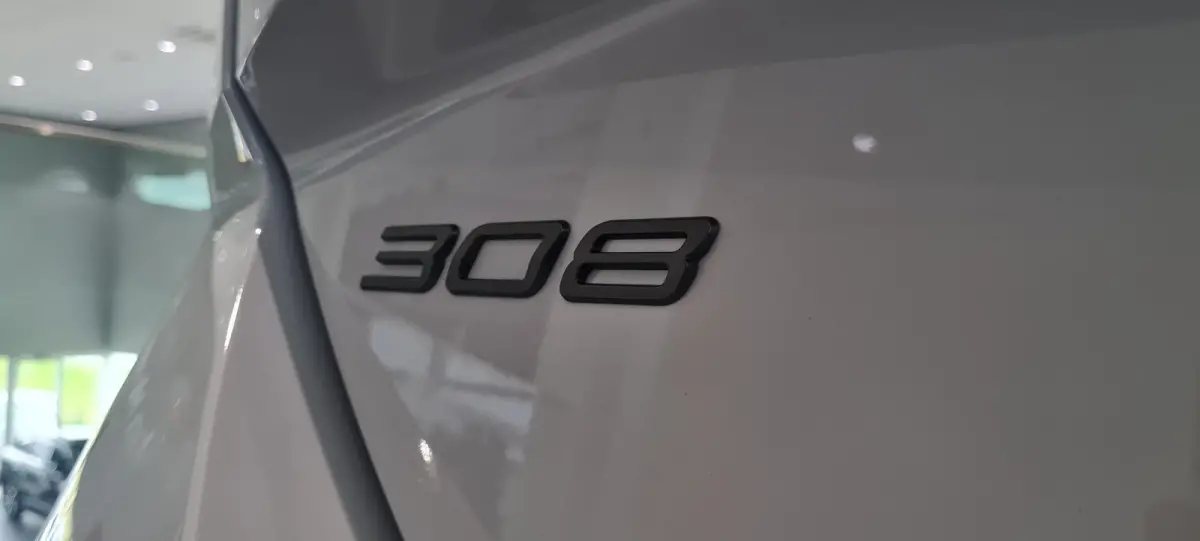 1.6 Plug-in Hybrid 195 GT | 360 Vision Pack | Drive Assist Plus Pack | Sensation Pack
