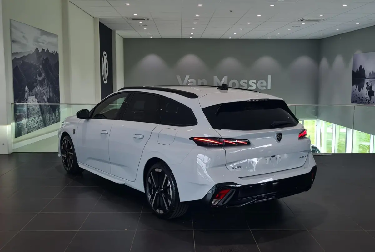 1.6 Plug-in Hybrid 195 GT | 360 Vision Pack | Drive Assist Plus Pack | Sensation Pack