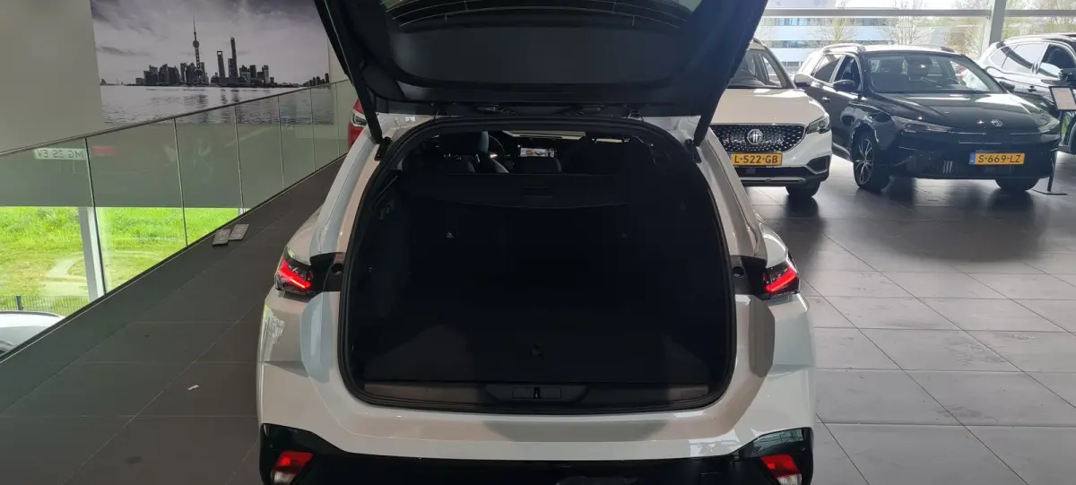 1.6 Plug-in Hybrid 195 GT | 360 Vision Pack | Drive Assist Plus Pack | Sensation Pack