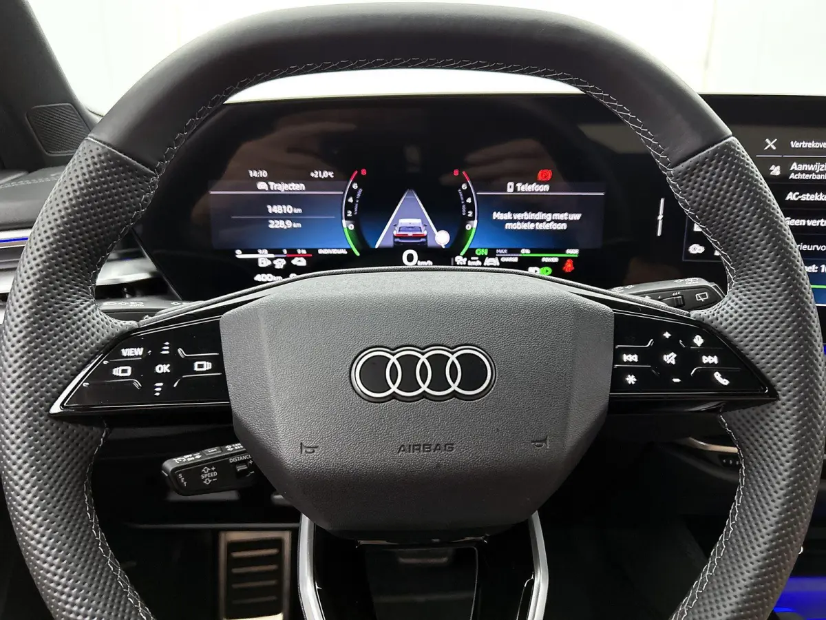 Avant 2.0 quattro S edition Navigatie | Trekhaak | 20" Lm Velgen | Achteruitrij Camera | Apple Carplay | Optiek pakket Zwart | Airco