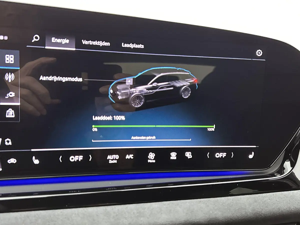 Avant 2.0 quattro S edition Navigatie | Trekhaak | 20" Lm Velgen | Achteruitrij Camera | Apple Carplay | Optiek pakket Zwart | Airco